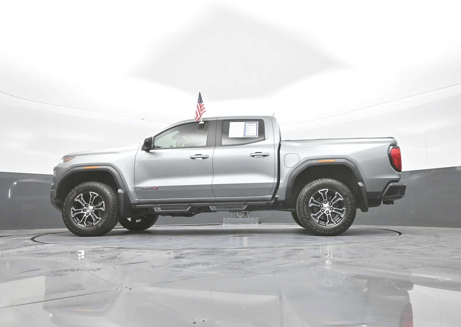 Used 2024 GMC Canyon AT4 w/ Technology Package AWD/4WD image 41