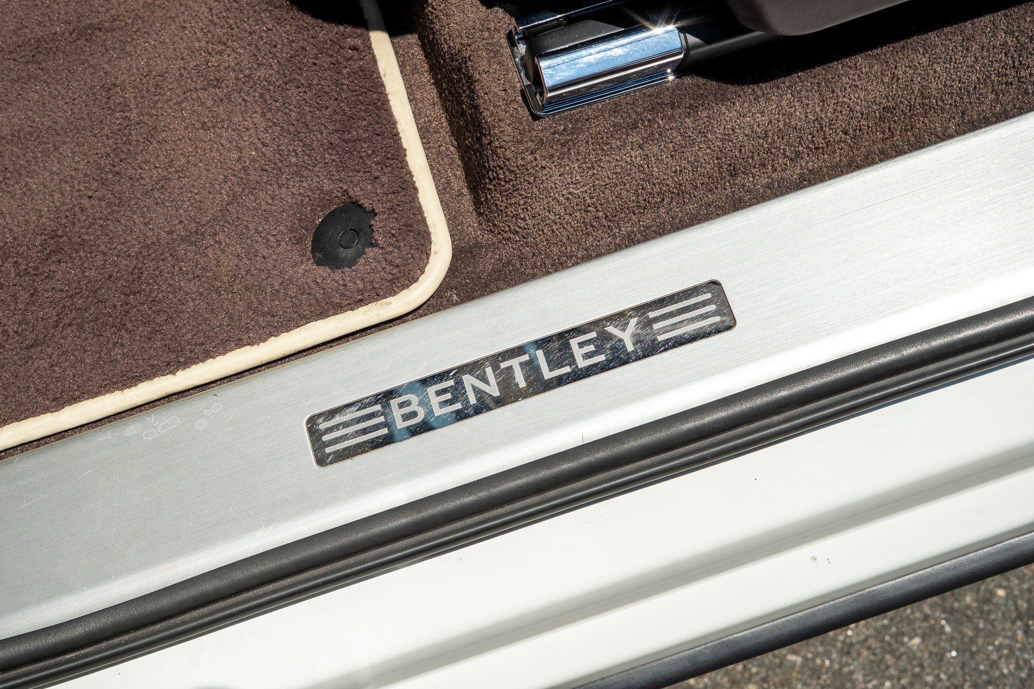 Used 2023 Bentley Bentayga Extended Wheelbase AWD/4WD image 25