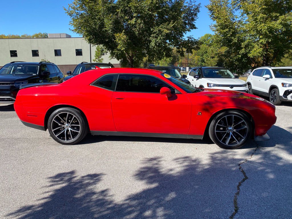 Used 2017 Dodge Challenger R/T Scat Pack w/ Leather Interior Group RWD image 8