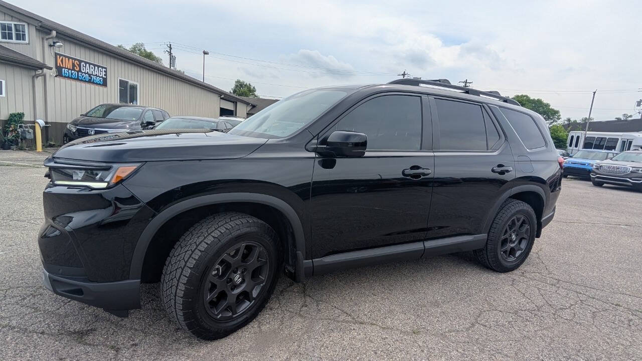 Used 2025 Honda Pilot TrailSport image 6