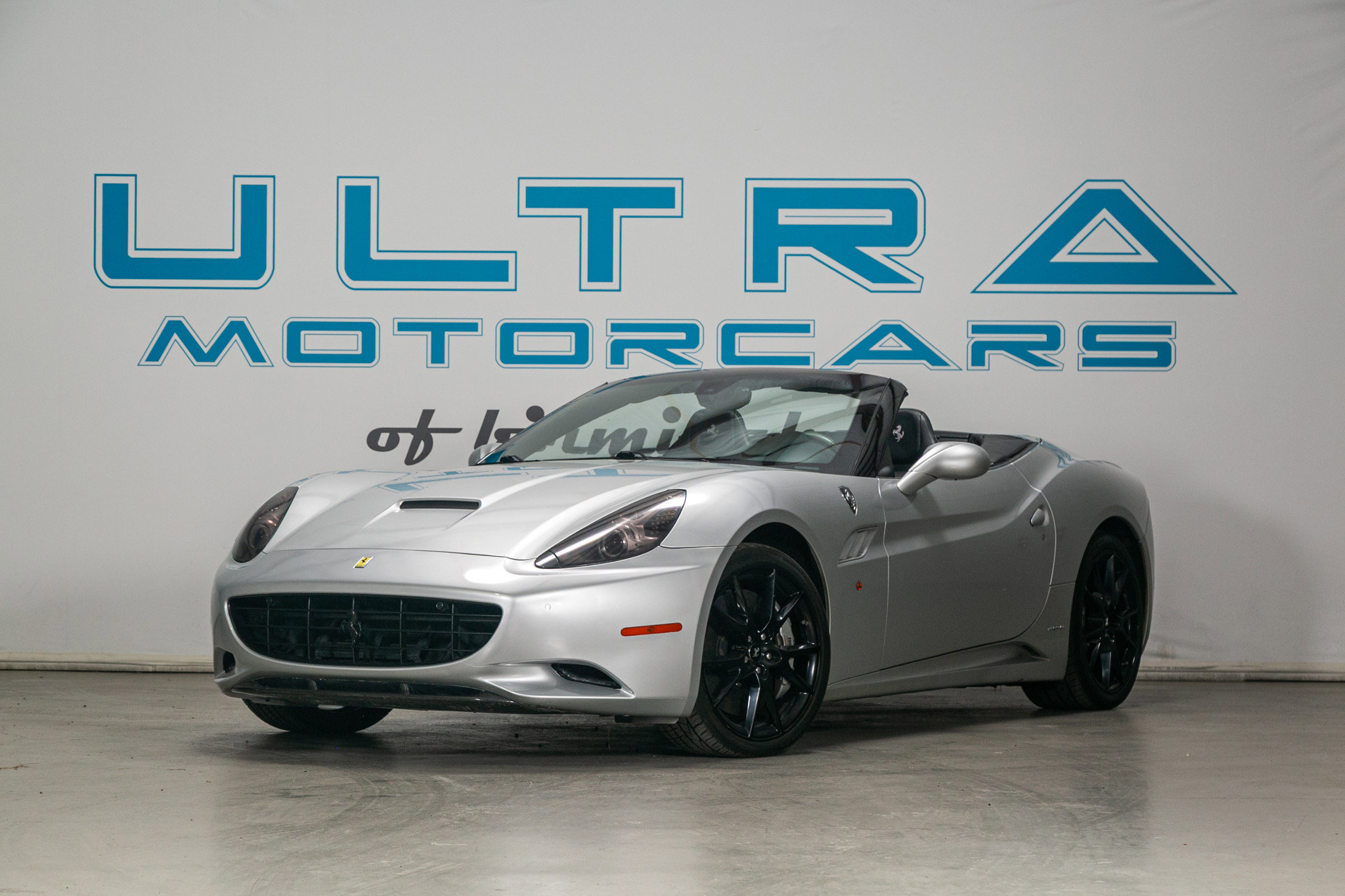 Used 2012 Ferrari California image 5