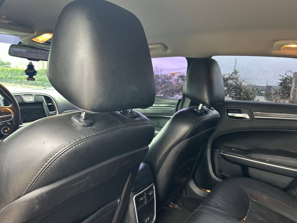 Used 2018 Chrysler 300 Touring L image 14