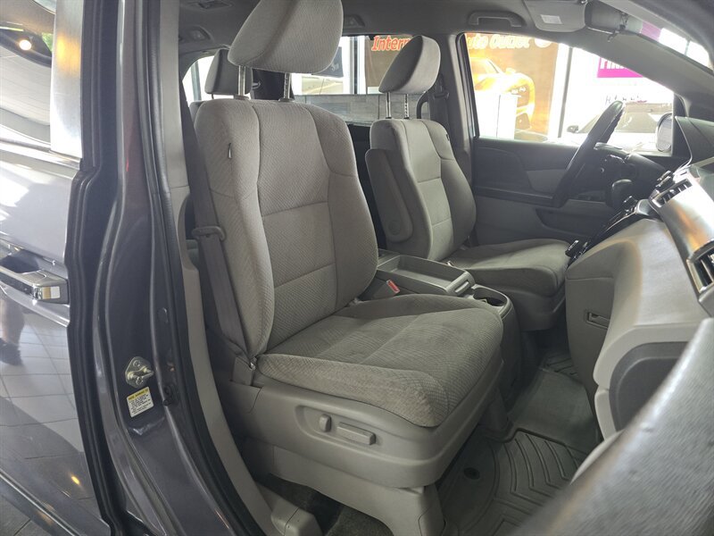 Used 2016 Honda Odyssey EX image 12