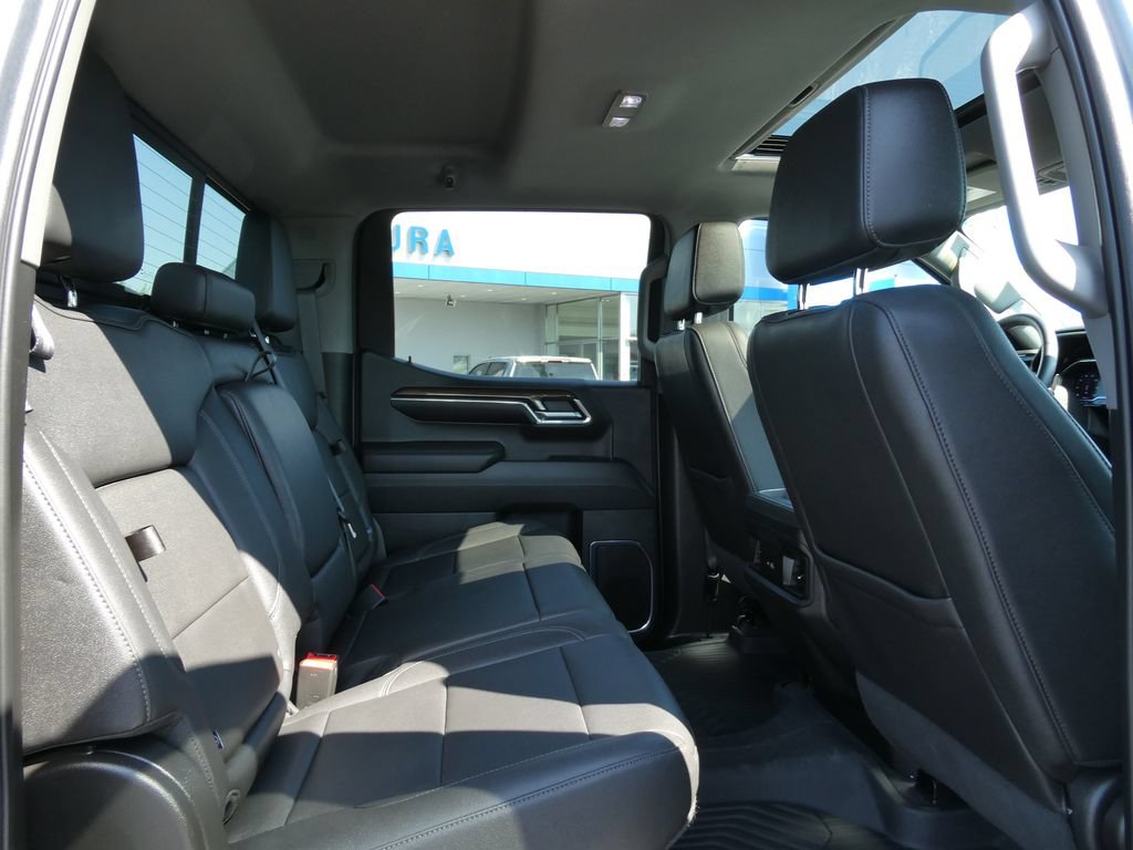 Certified 2024 Chevrolet Silverado 1500 RST AWD/4WD image 16