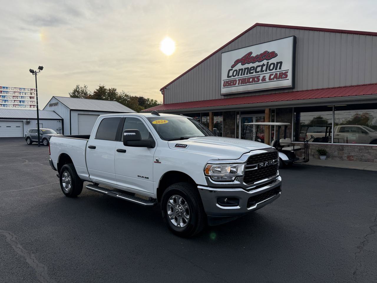 Used 2024 RAM 2500 Big Horn AWD/4WD image 2