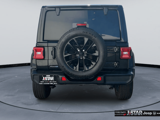 Used 2025 Jeep Wrangler Unlimited Sahara AWD/4WD image 6