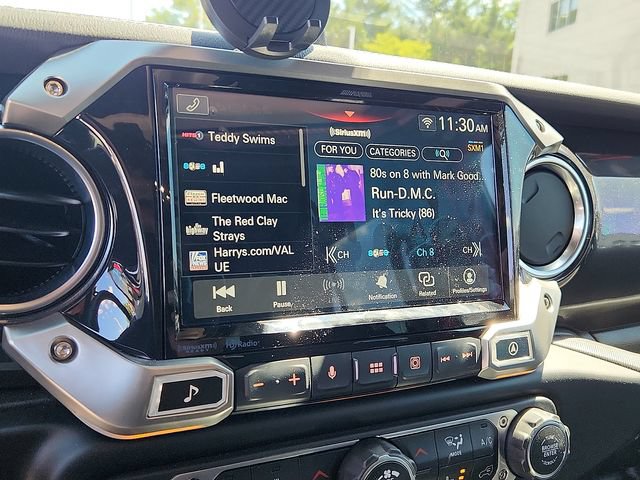 Used 2022 Jeep Wrangler Unlimited Rubicon w/ Dual Top Group AWD/4WD image 17