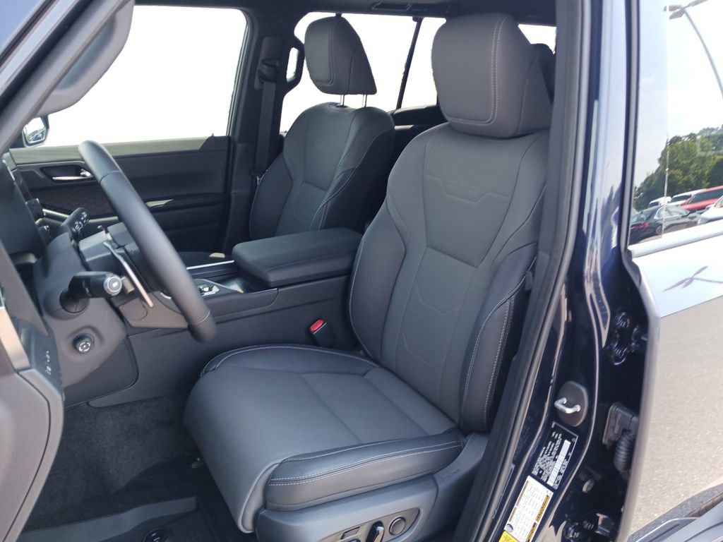 Used 2025 Lexus GX 550 w/ Accessory Package (2T) AWD/4WD image 28