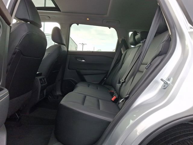 Used 2023 Nissan Rogue SV w/ SV Premium B Package AWD/4WD image 13