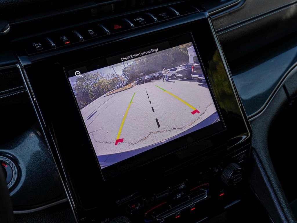 Used 2023 Jeep Grand Cherokee Altitude image 20