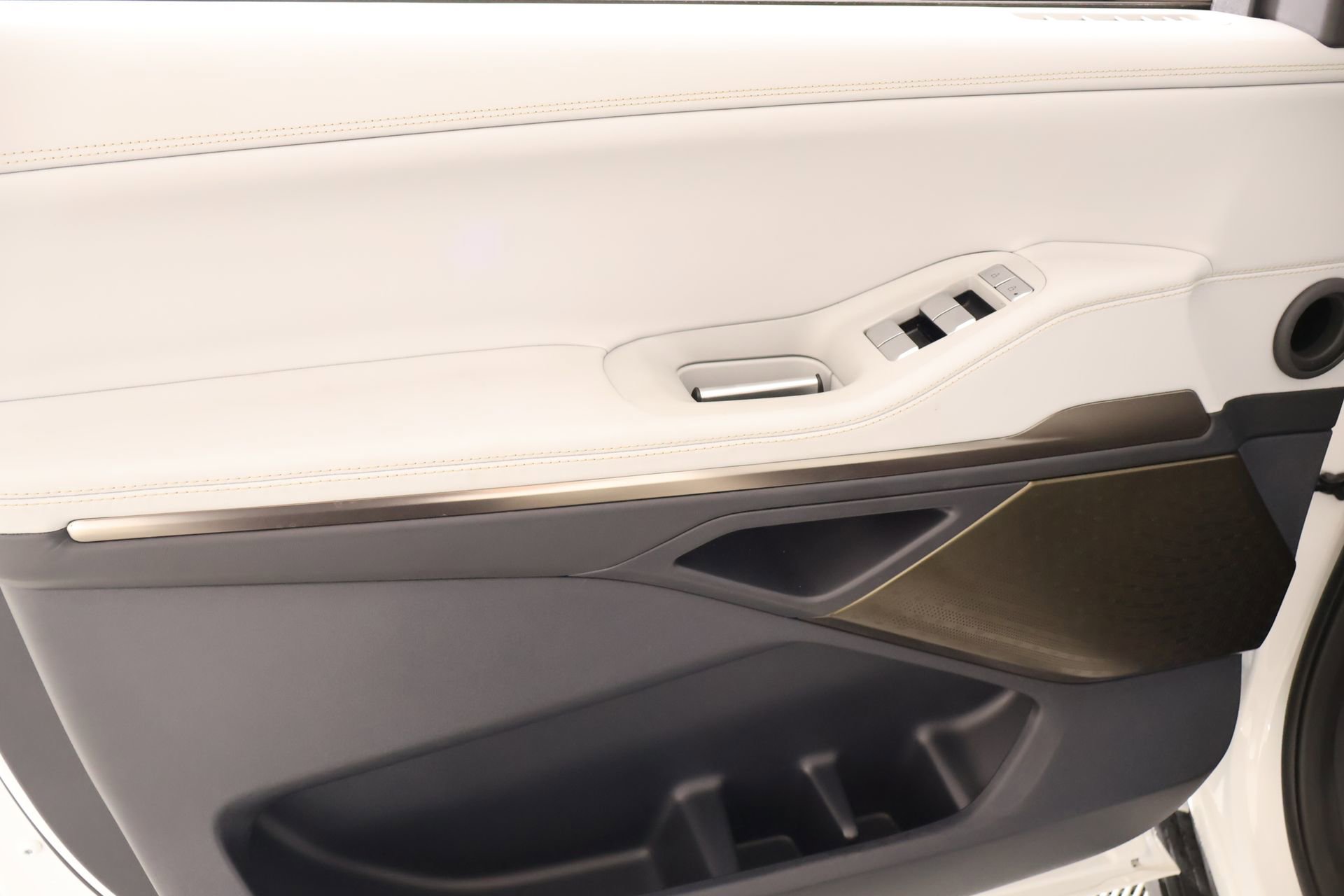 New 2026 Lincoln Navigator L Black Label w/ Black Label Special Edition image 18