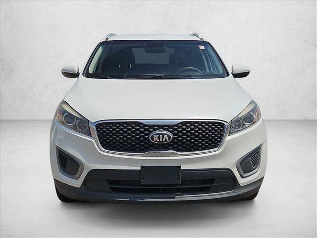 Used 2017 Kia Sorento AWD image 2