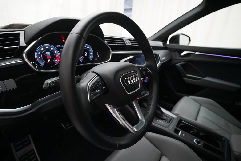 Used 2019 Audi Q3 2.0T Prestige w/ Prestige Package AWD/4WD image 8