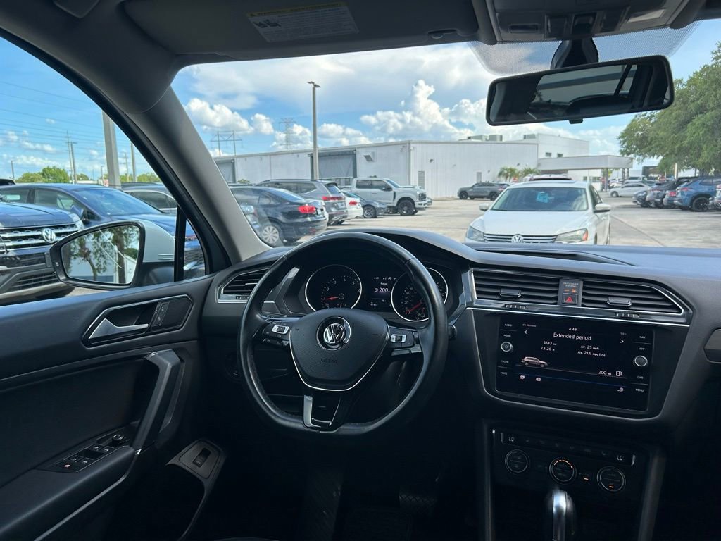 Used 2018 Volkswagen Tiguan SEL w/ 3rd Row Seat Package AWD/4WD image 9