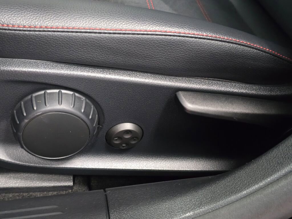 Used 2022 Mercedes-Benz CLA 250 4MATIC image 34