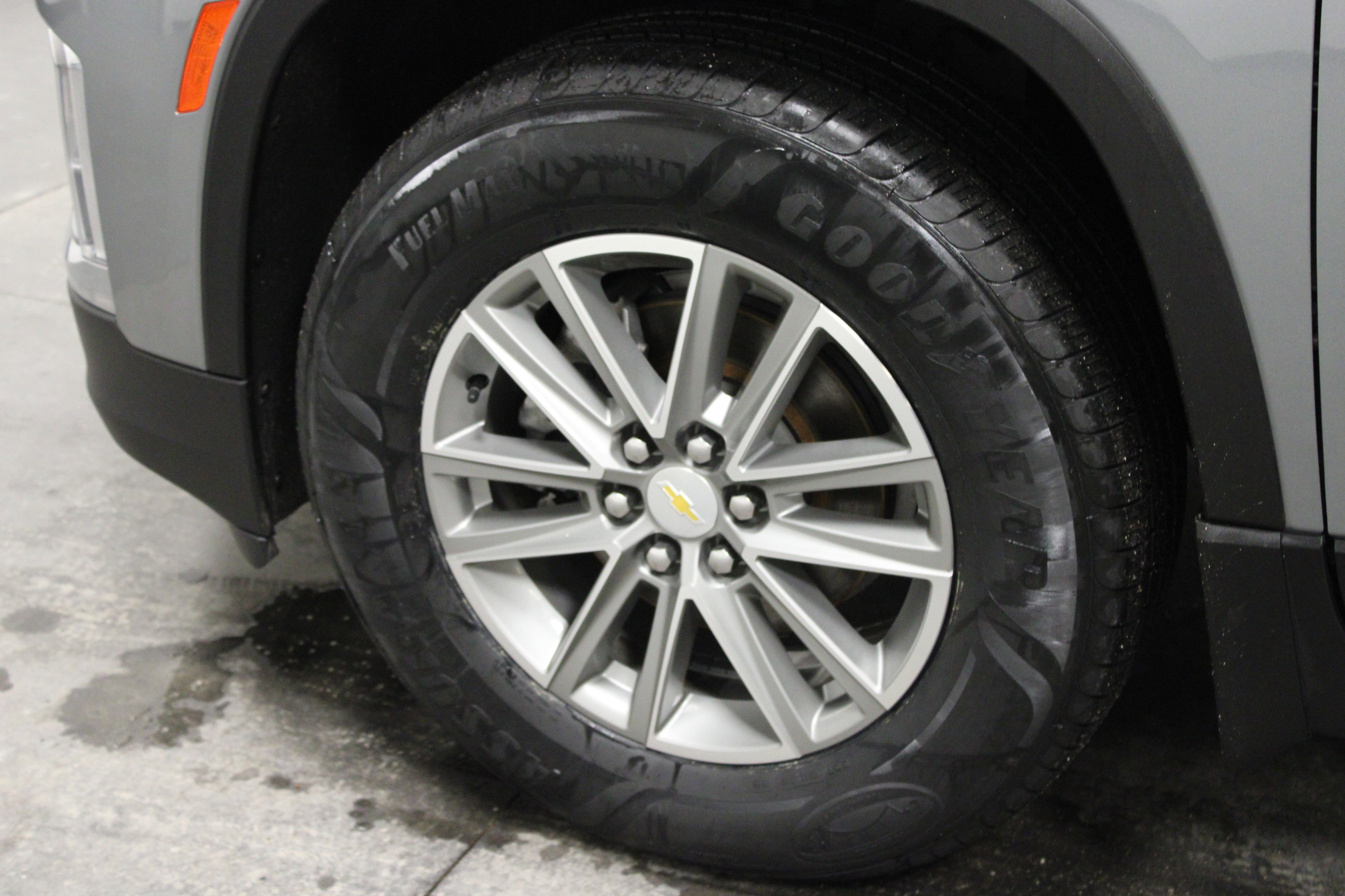 Used 2023 Chevrolet Traverse LT image 10