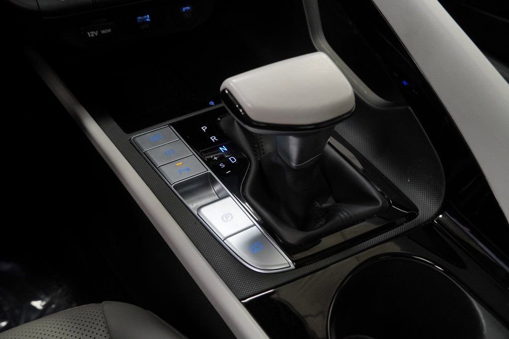 Used 2024 Hyundai Elantra Limited image 36