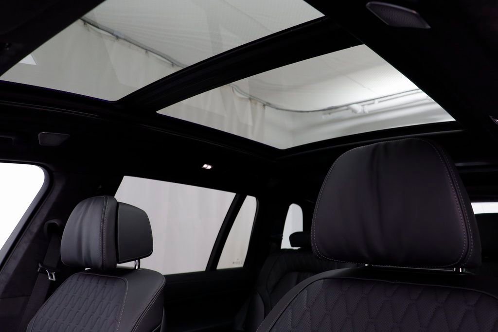 New 2026 BMW ALPINA XB7 AWD/4WD image 16