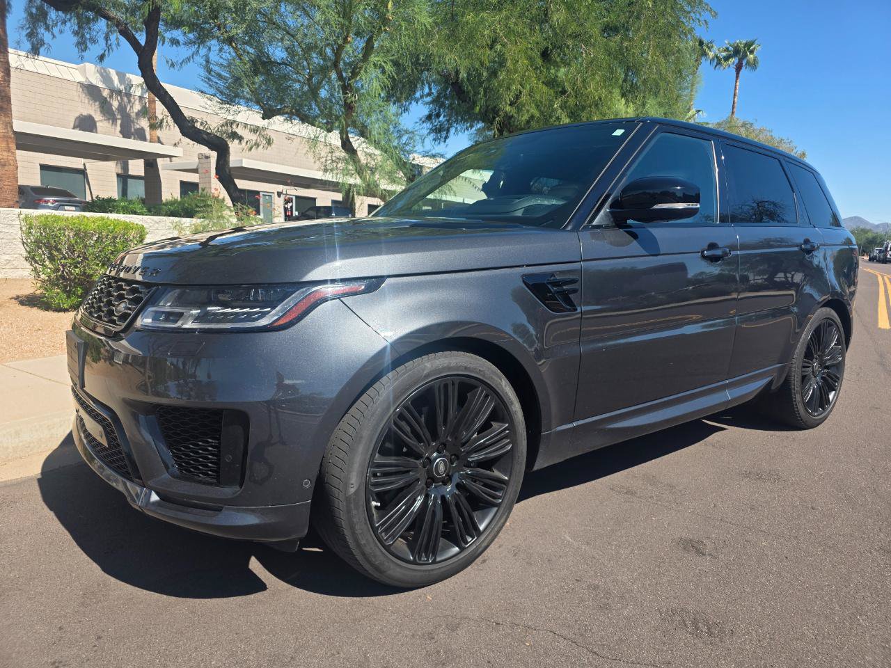 Used 2020 Land Rover Range Rover Sport Autobiography AWD/4WD image 2