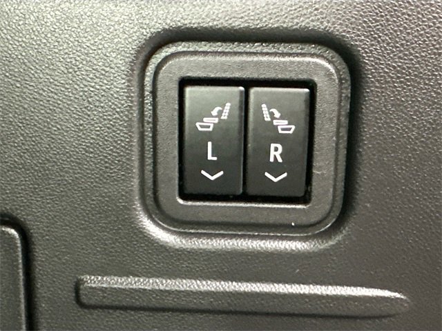 Used 2024 GMC Hummer EV 2X w/ Extreme Off-Road Package image 33