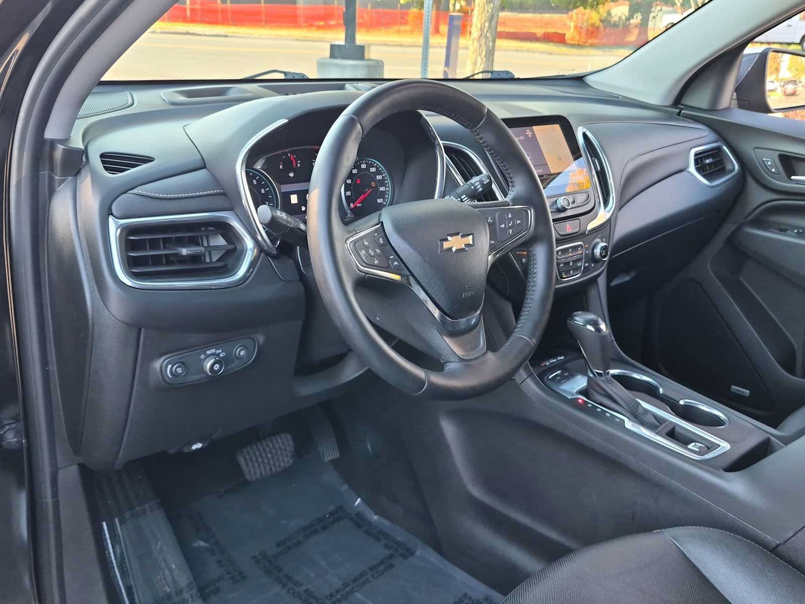 Used 2020 Chevrolet Equinox Premier AWD/4WD image 10