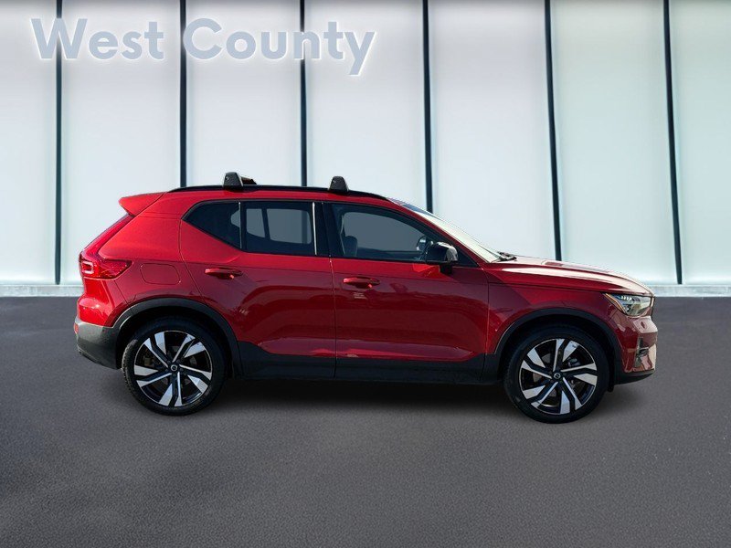 Certified 2023 Volvo XC40 B5 Ultimate w/ Protection Package Premier AWD/4WD image 2