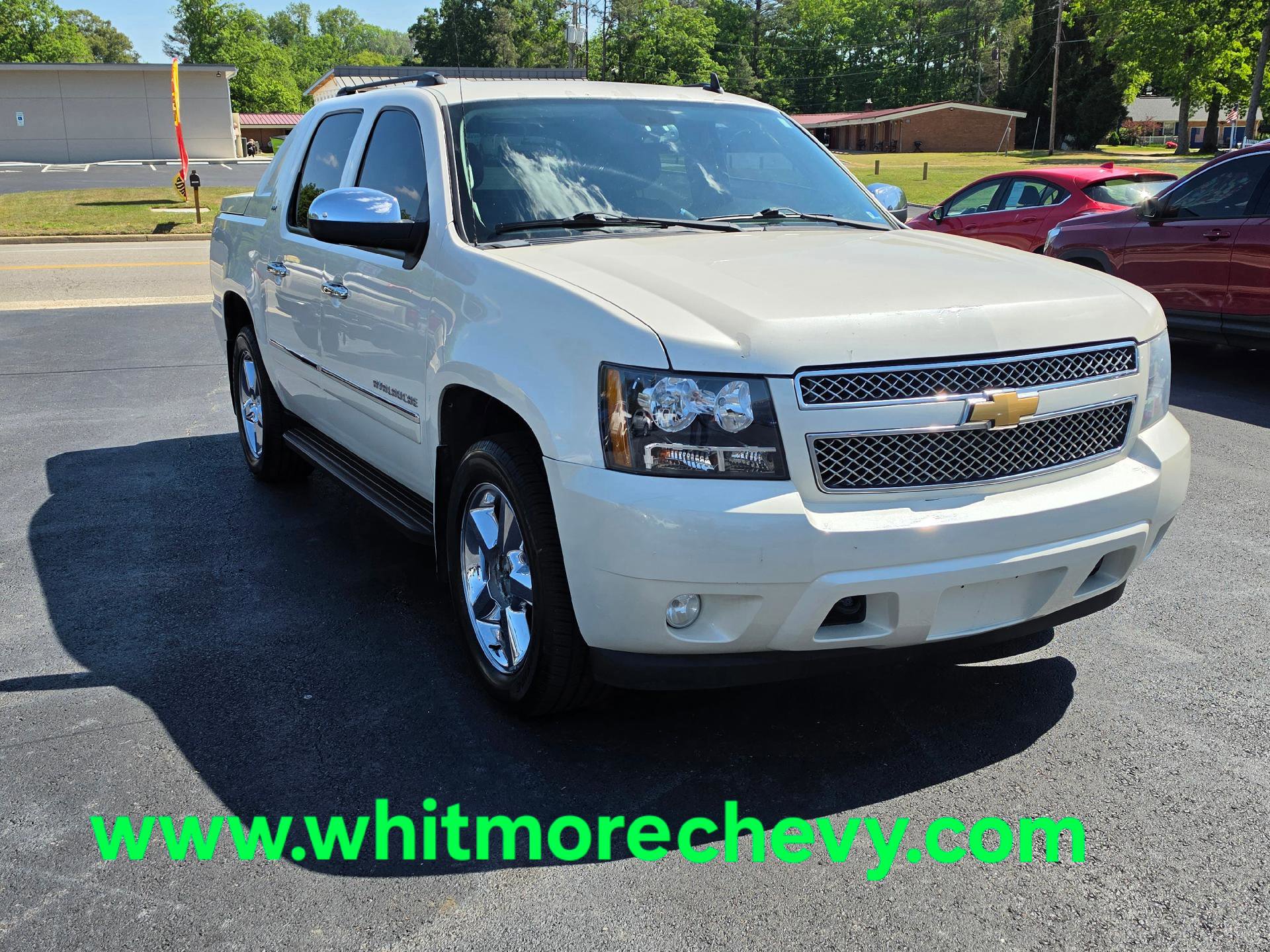 Used 2012 Chevrolet Avalanche LTZ AWD/4WD image 6