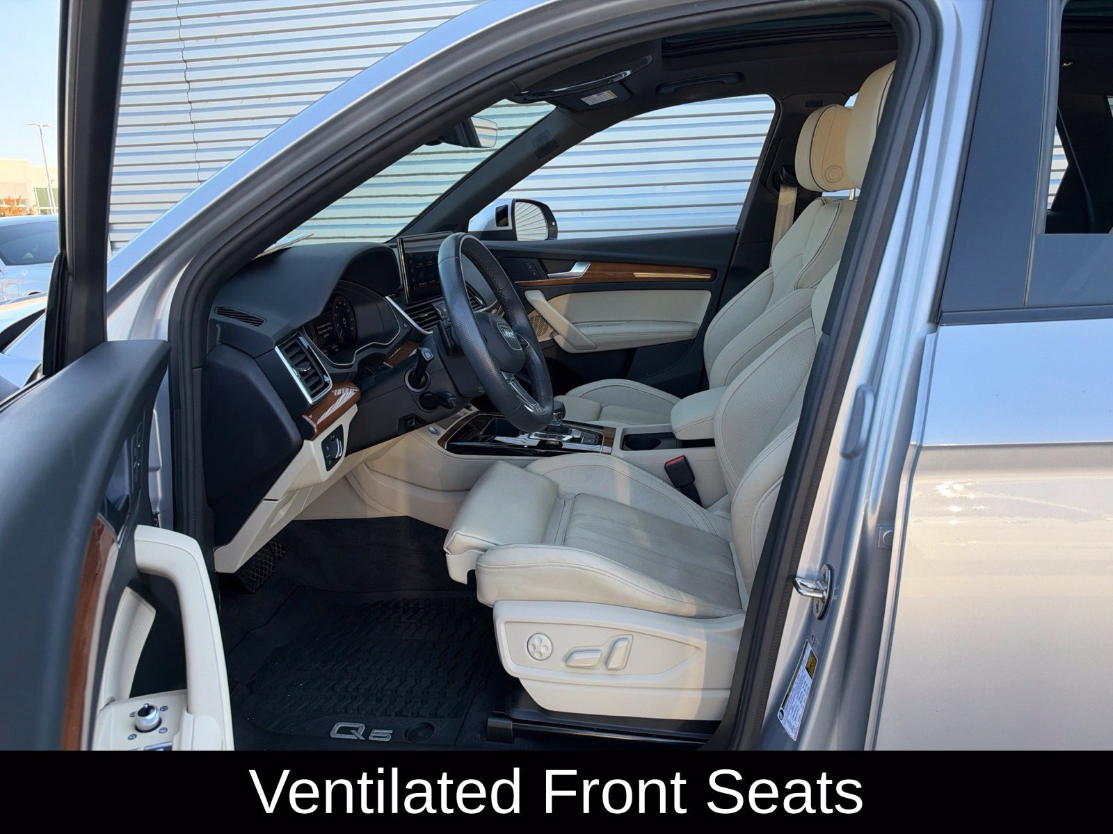 Used 2024 Audi Q5 e Premium Plus w/ Premium Plus Package AWD/4WD image 27