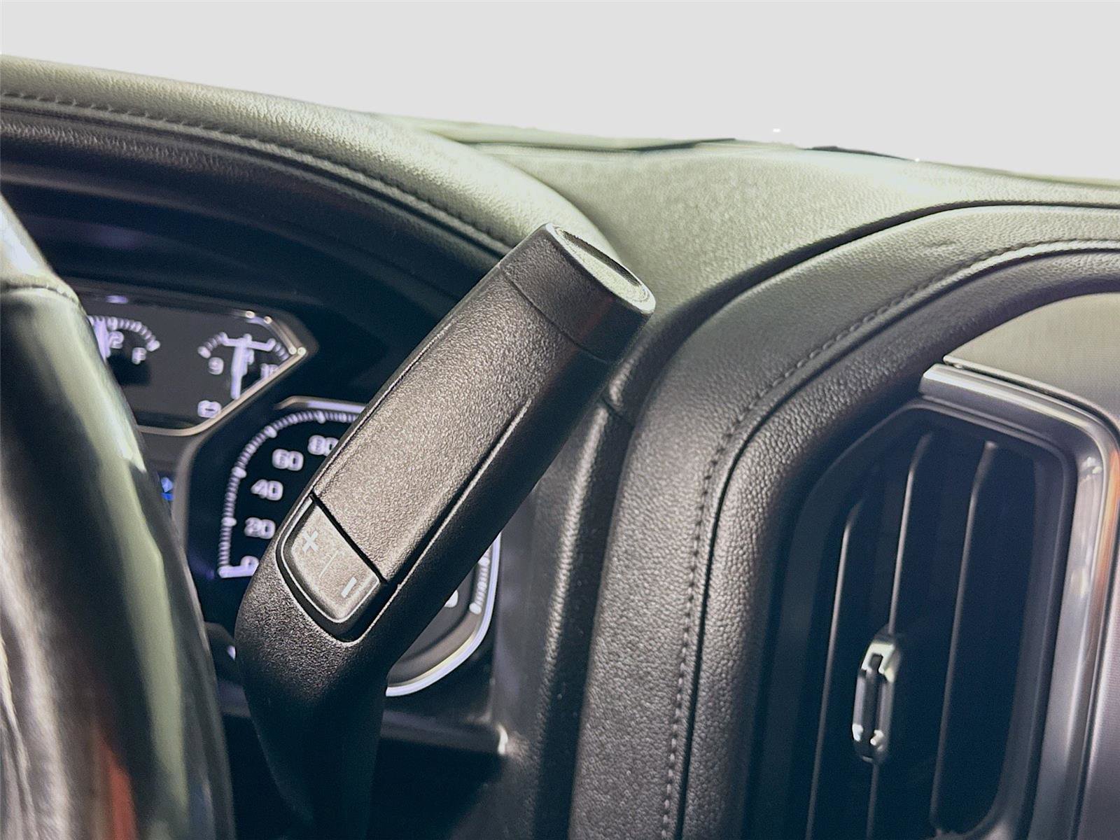 Used 2022 GMC Sierra 2500 SLT w/ SLT Convenience Package image 10