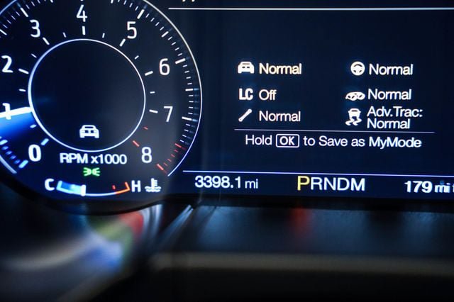 Used 2021 Ford Mustang Shelby GT500 w/ Technology Package RWD image 9