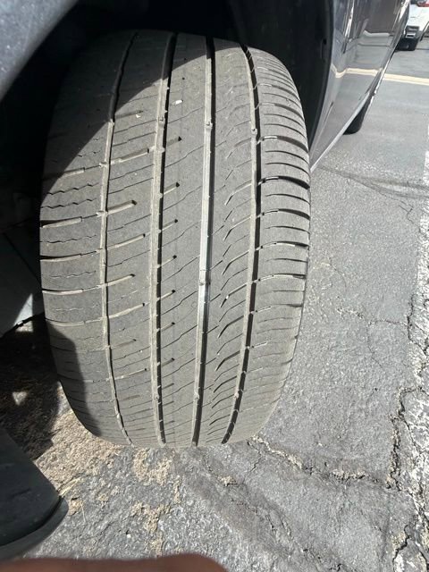 Used 2014 Kia Cadenza Premium w/ Technology Package image 30