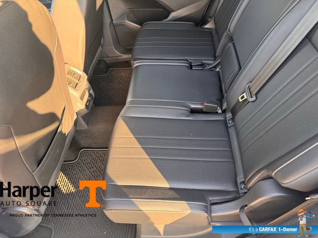 Used 2022 Volkswagen Tiguan SE w/ Panoramic Sunroof Package image 10