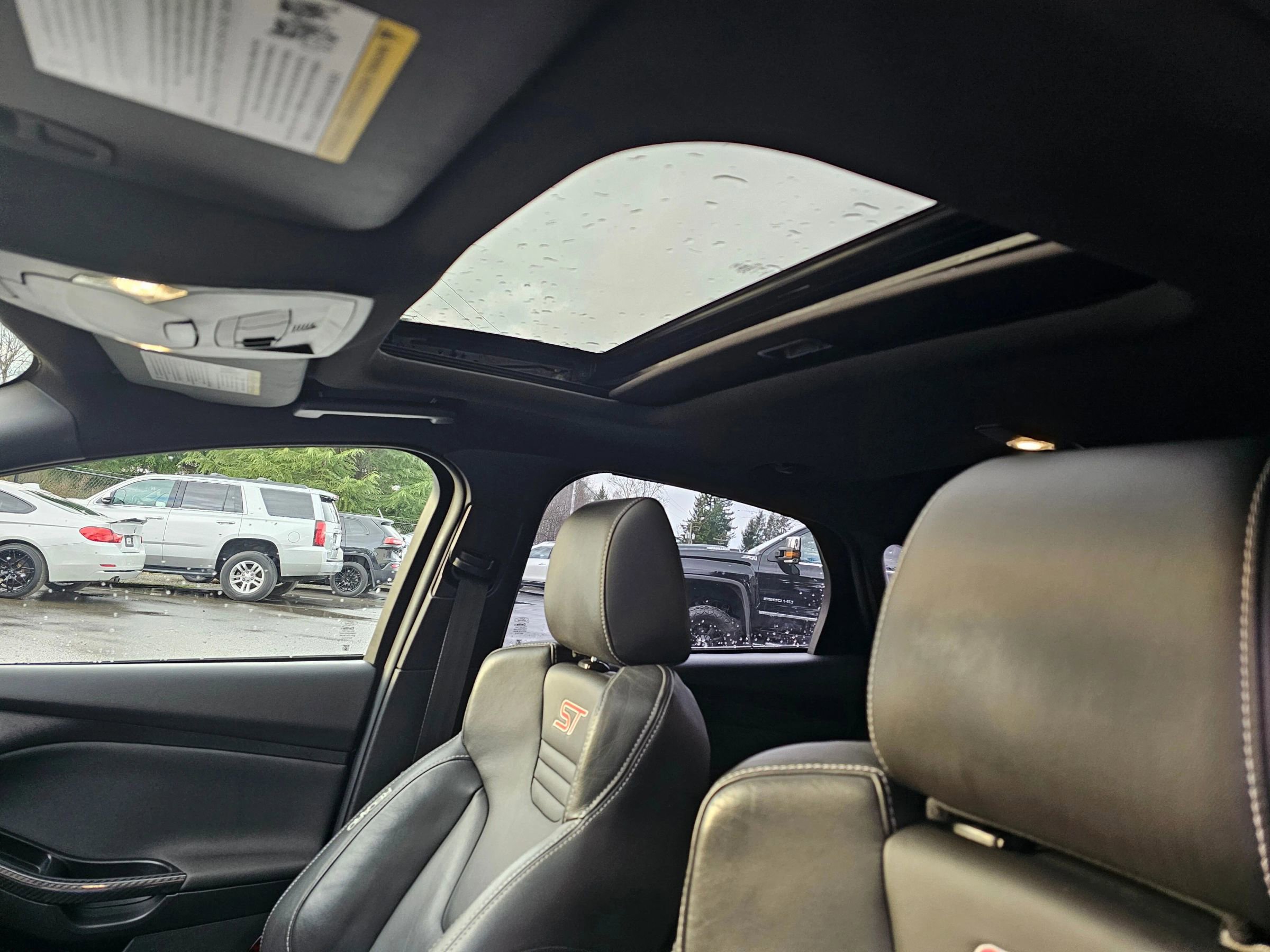 Used 2017 Ford Focus ST image 22