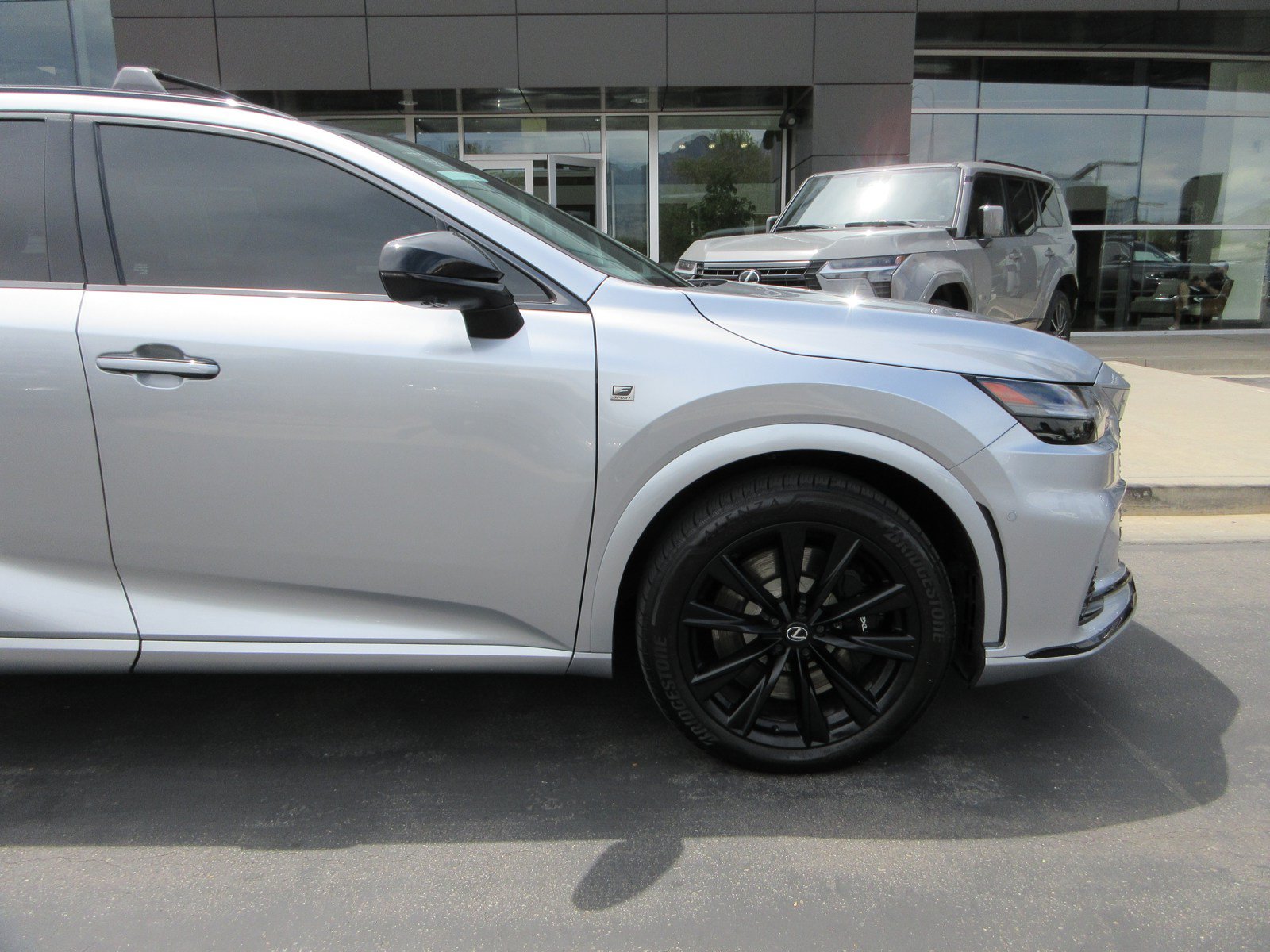 Used 2024 Lexus RX 500h F Sport w/ Convenience Package AWD/4WD image 13