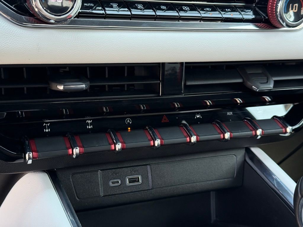 Used 2023 GMC Canyon AT4X image 10