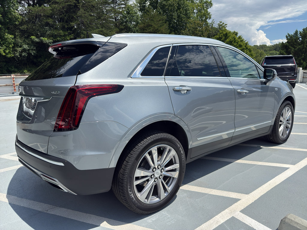 Used 2023 Cadillac XT5 Premium Luxury FWD image 3