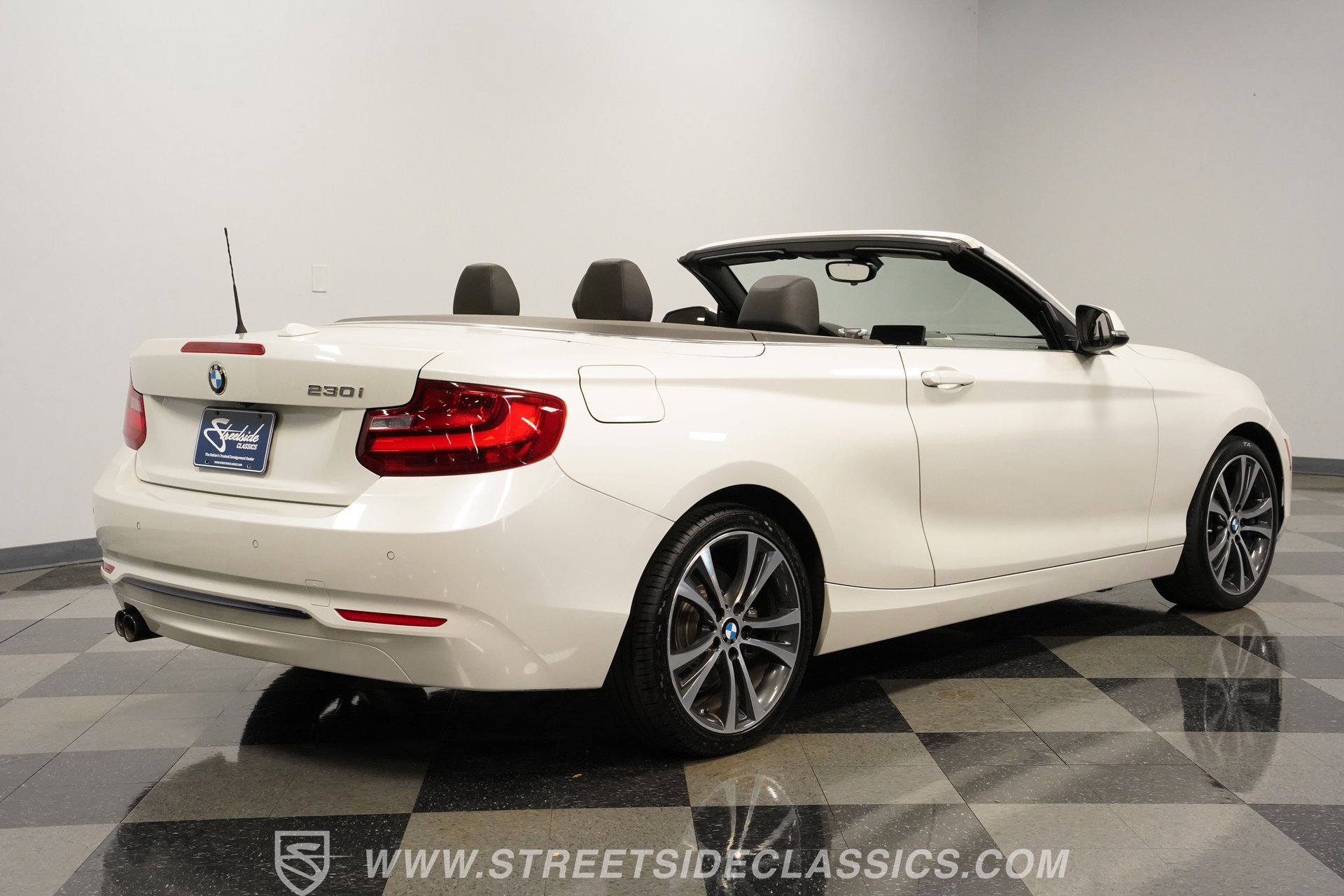 Used 2017 BMW 230i Convertible RWD image 12