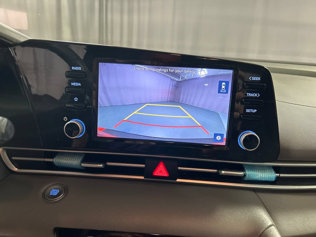 Used 2022 Hyundai Elantra SEL w/ Convenience Package FWD image 16