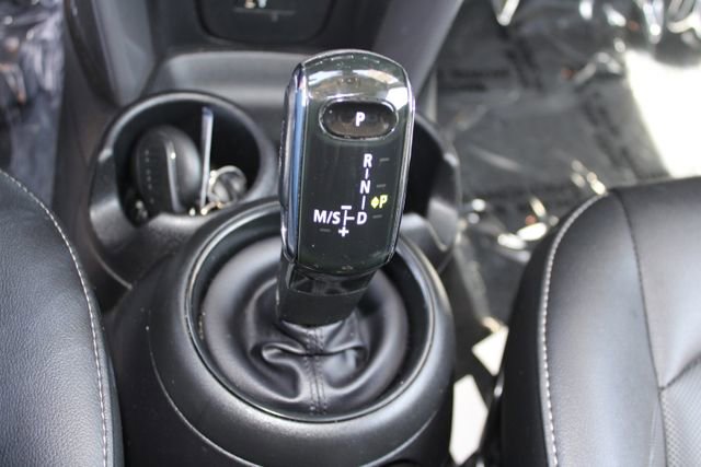 Used 2020 MINI Cooper 2-Door Hardtop FWD image 17