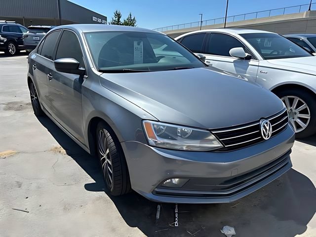 Used 2015 Volkswagen Jetta Sport FWD image 3