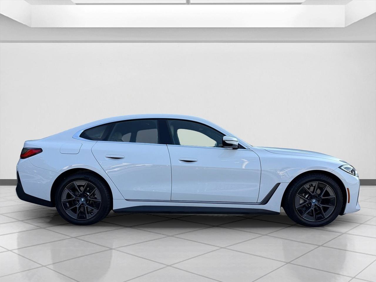 Used 2023 BMW i4 eDrive35 w/ Premium Package RWD image 6