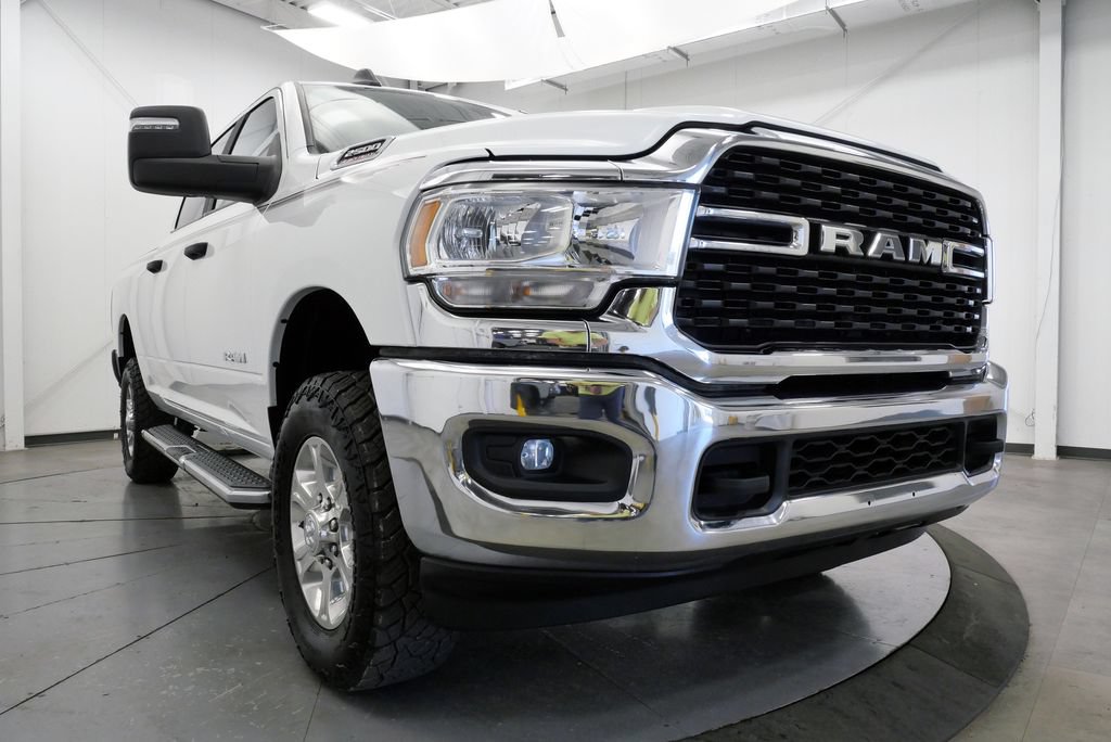 Used 2024 RAM 2500 Big Horn AWD/4WD image 40