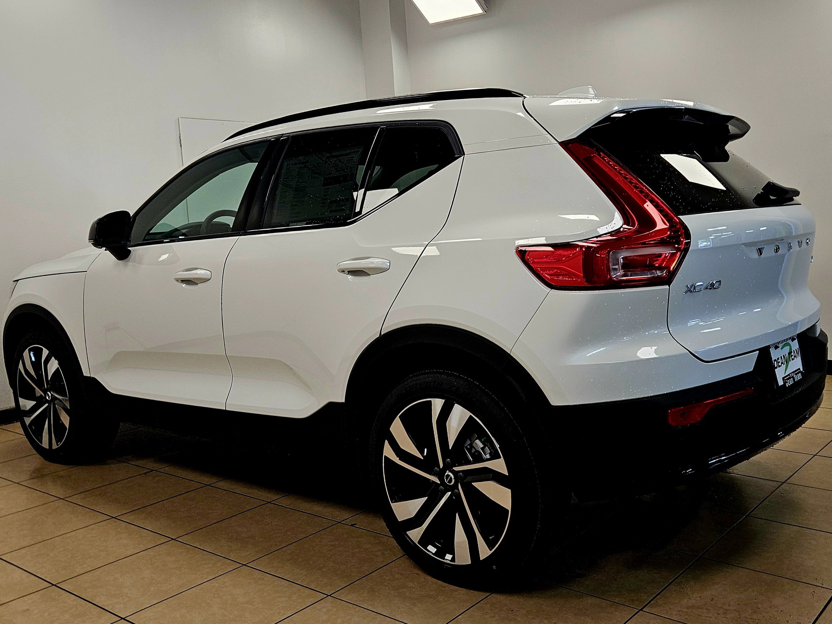New 2026 Volvo XC40 B5 Ultra w/ Climate Package AWD/4WD image 6