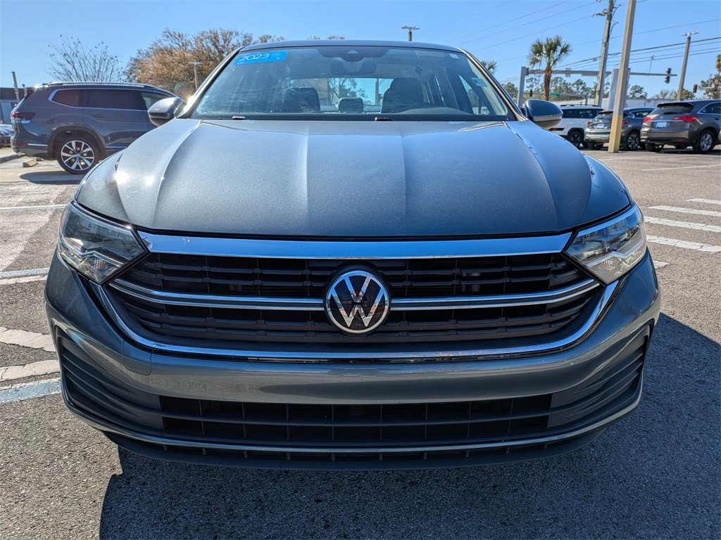 Used 2023 Volkswagen Jetta SE image 9