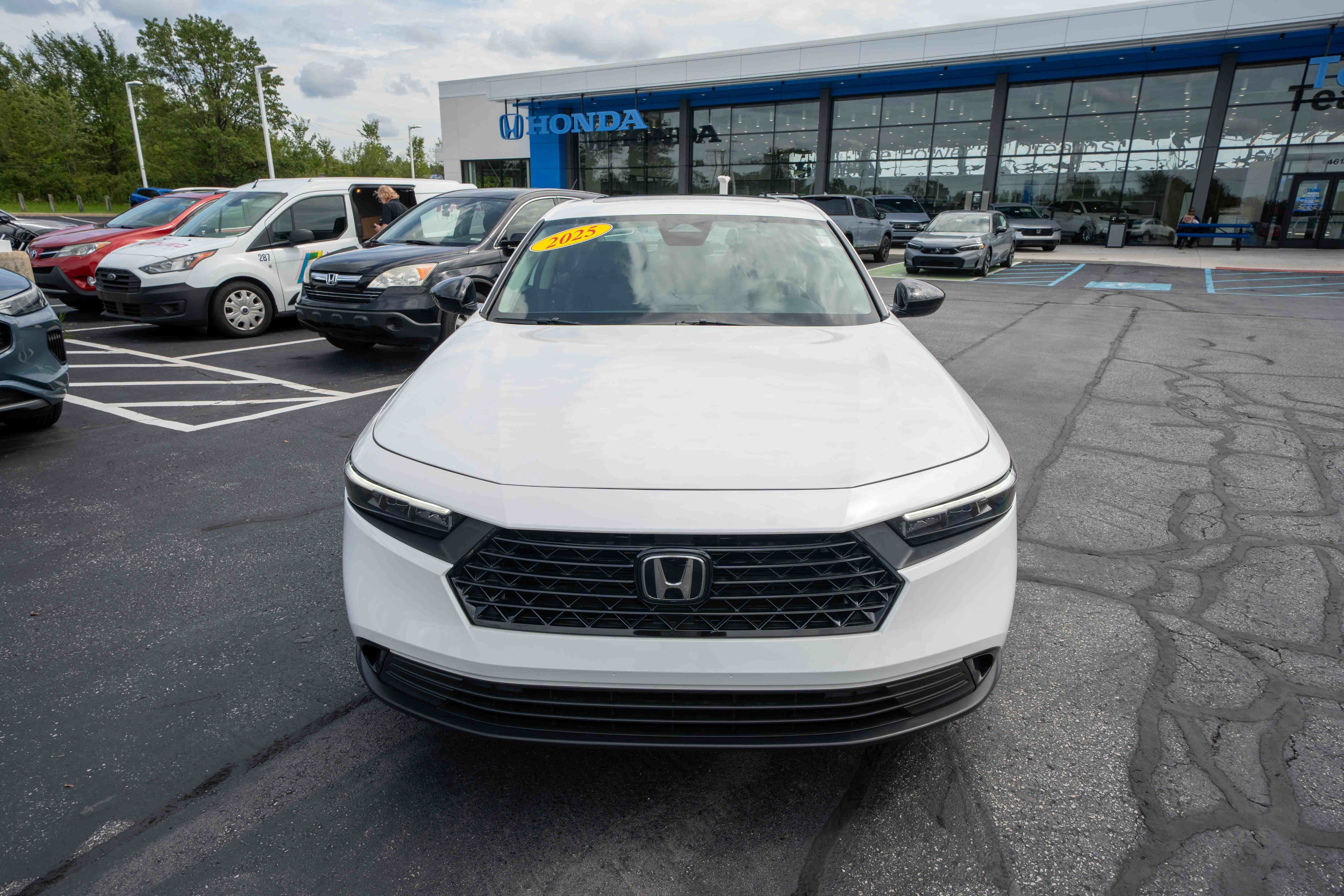 Certified 2025 Honda Accord SE image 2