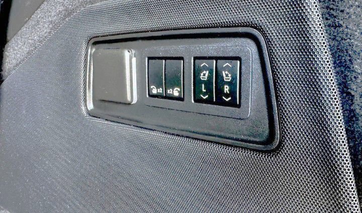 Used 2021 Cadillac Escalade Luxury image 19
