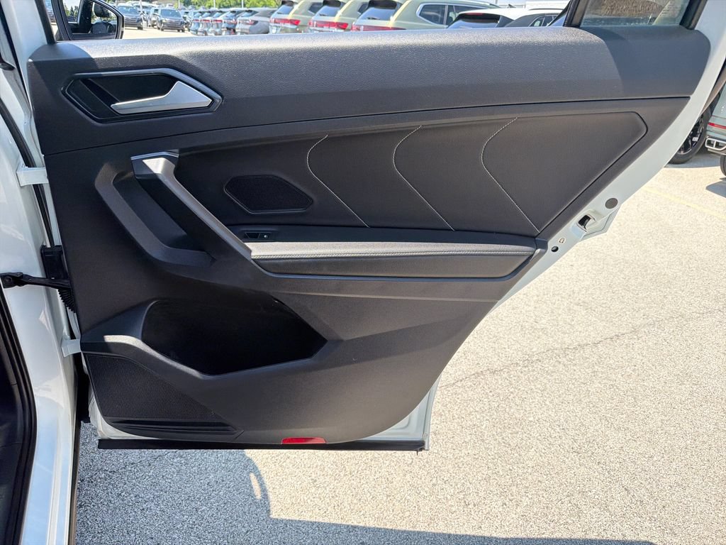 Certified 2023 Volkswagen Tiguan SE R-Line AWD/4WD image 23