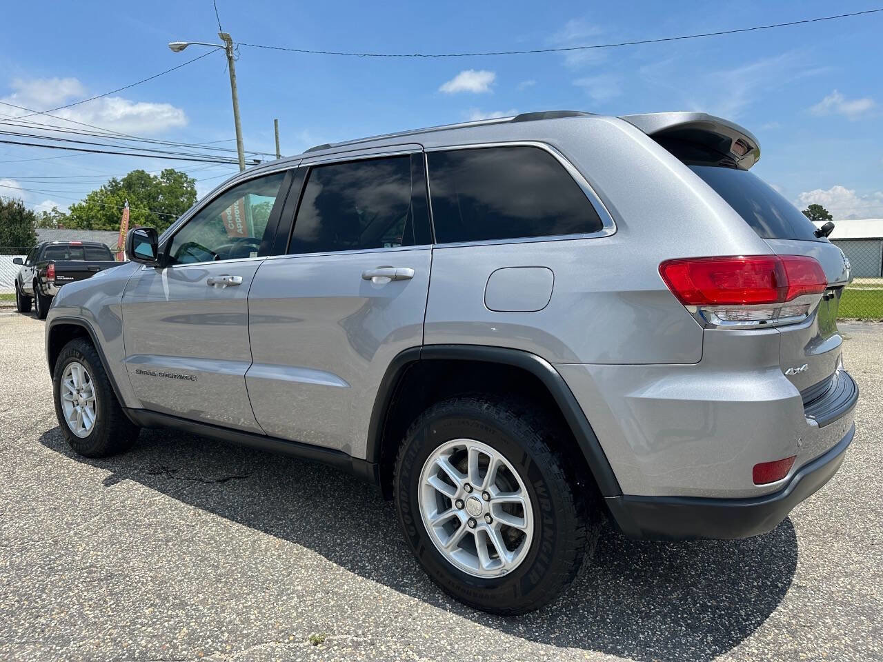 Used 2019 Jeep Grand Cherokee Laredo image 21