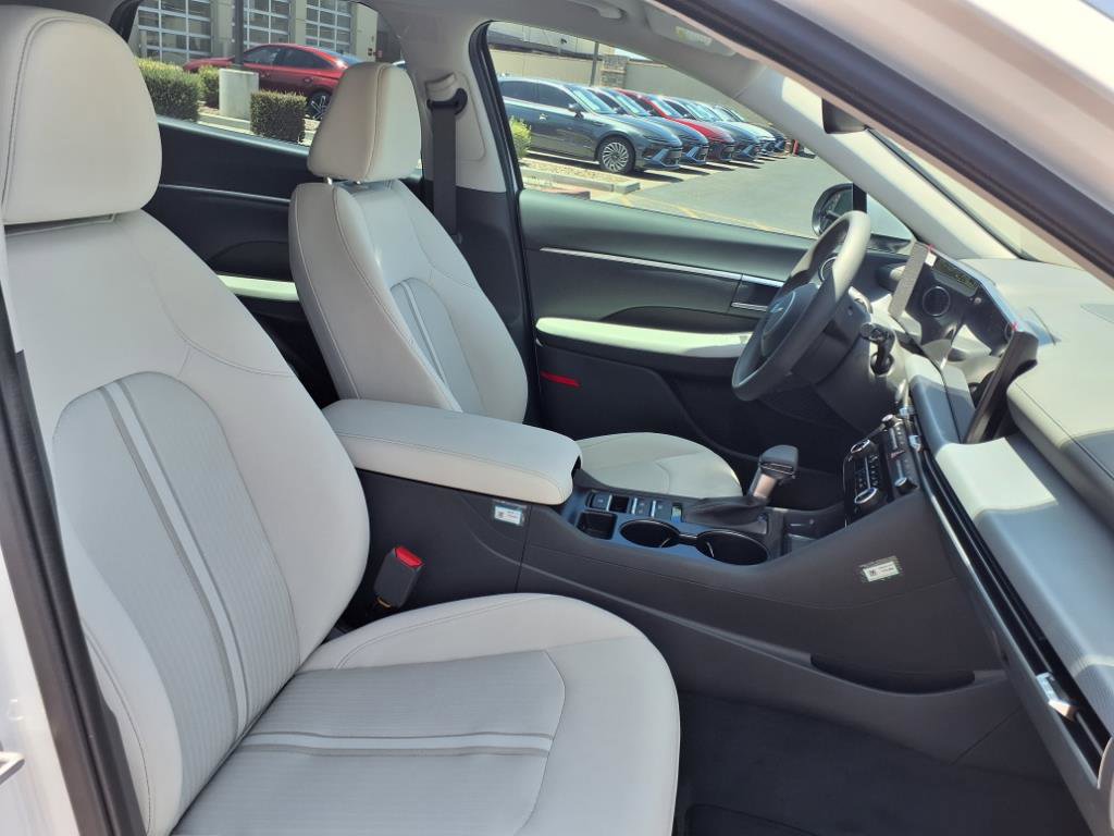Certified 2025 Hyundai Sonata SE image 7