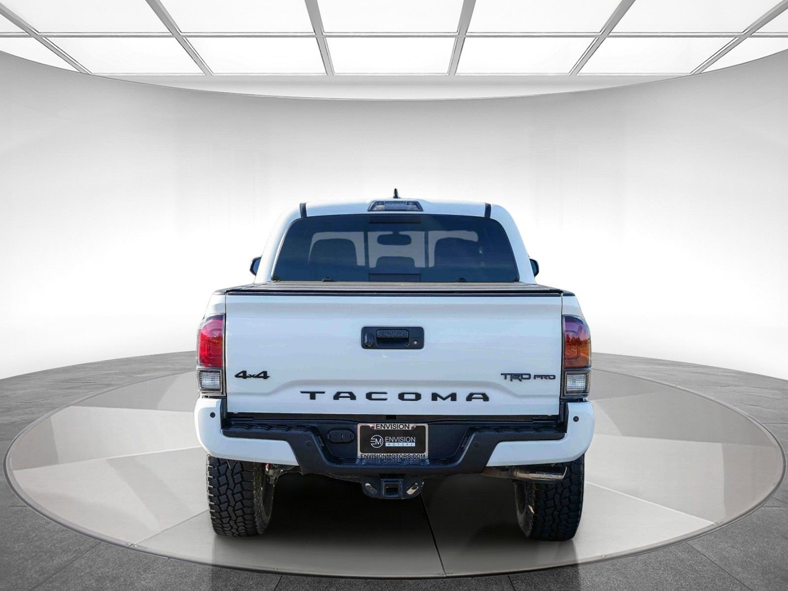 Used 2017 Toyota Tacoma TRD Pro AWD/4WD image 3